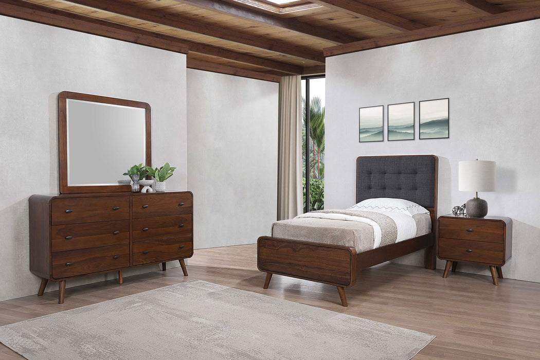 Robyn Bedroom Set