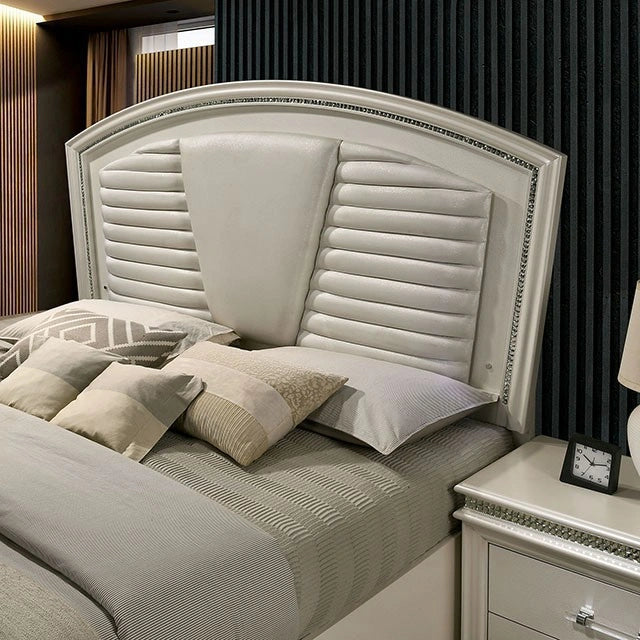Maddie Queen Bedroom Set