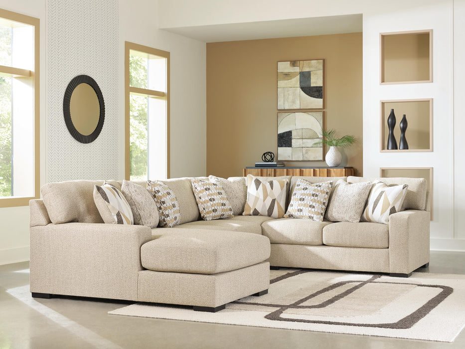 Laurelgrove Sectional with Chaise